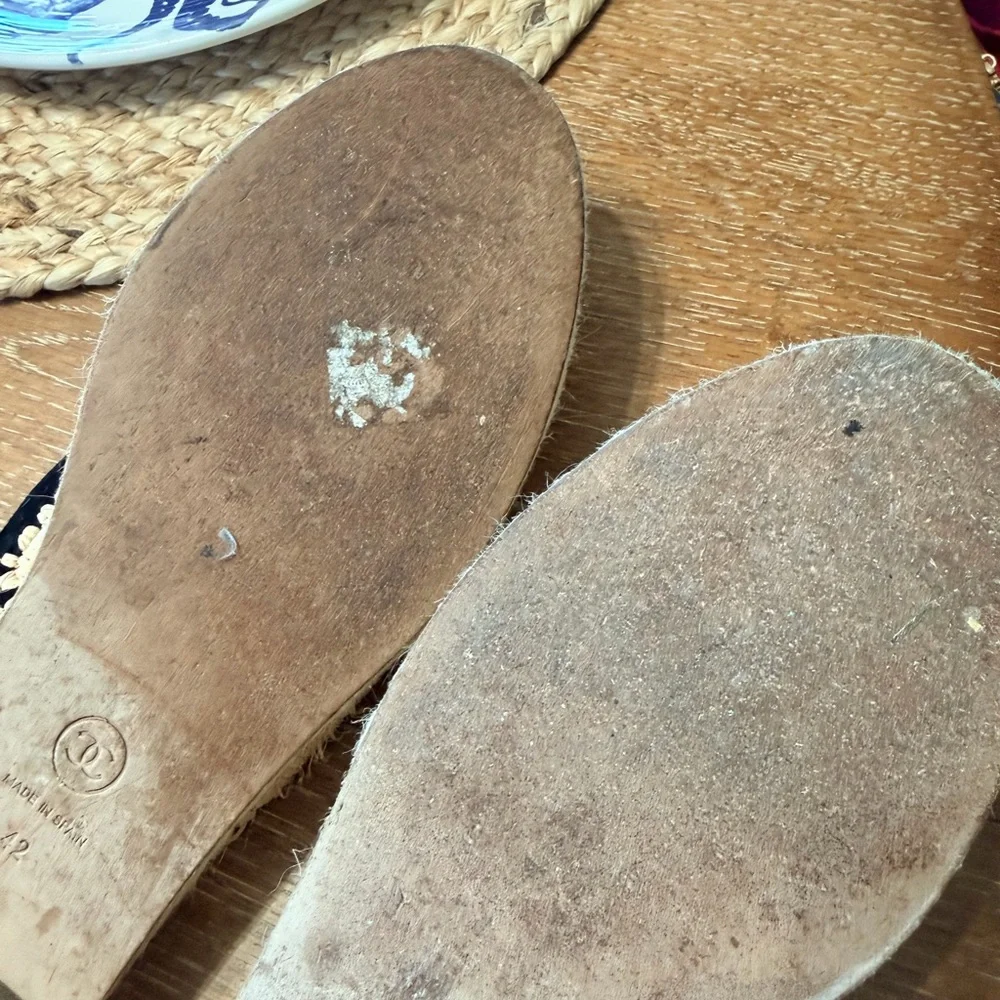 CHANEL Black and Tan Espadrille Slides
